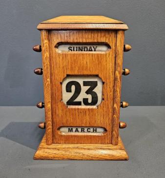 Edwardian Oak Perpetual Desk Calendar