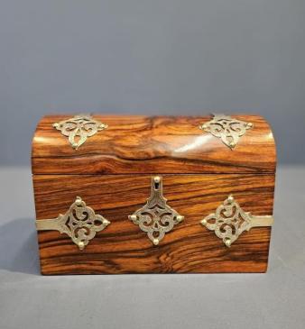 Immaculate Victorian Walnut Stationary Box