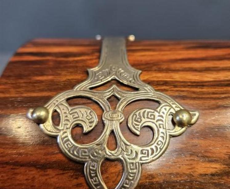 Immaculate Victorian Walnut Stationary Box - Image 6