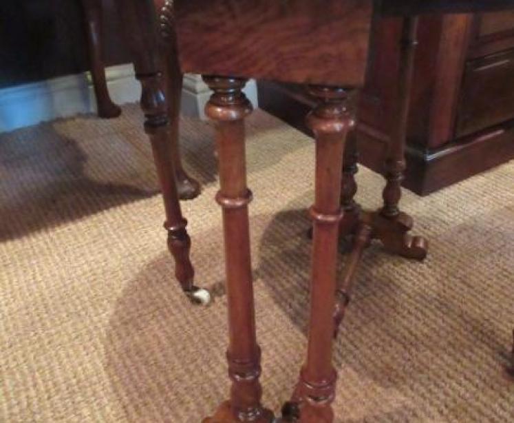 Superb Victorian Burr Walnut 'Baby' Sutherland Table - Image 5