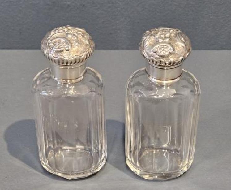 Pair of Victorian Silver Topped Crystal Scent Bottles - Image 2