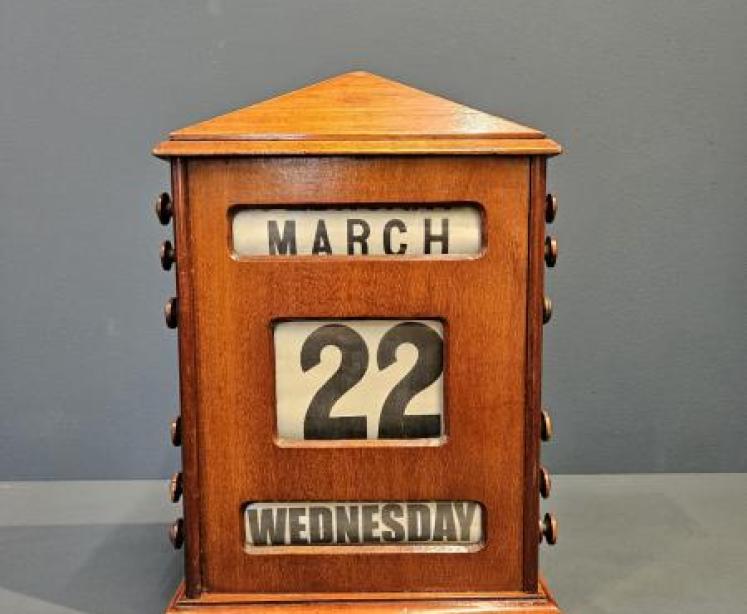 Large Edwardian Walnut Perpetual Desk Calendar  - Image 1