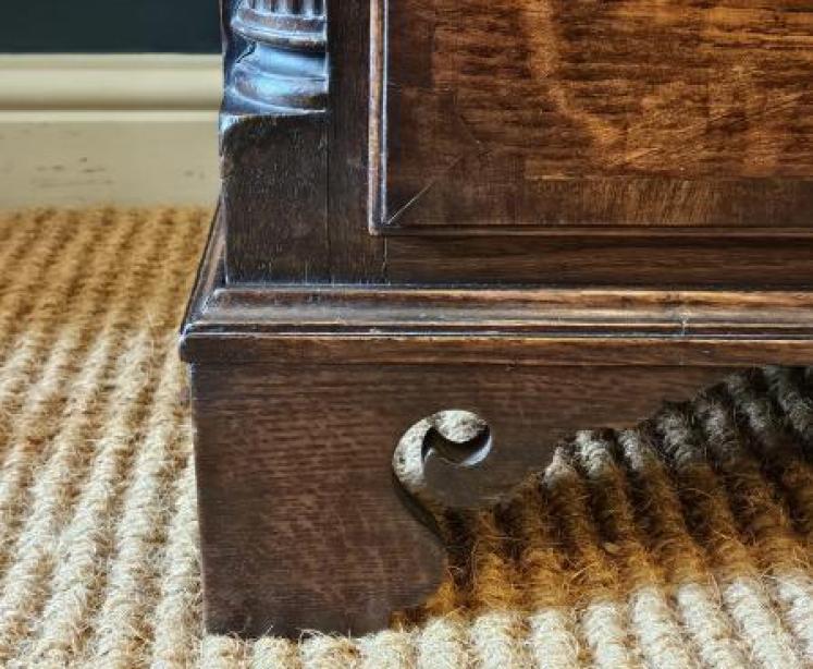 Small George III Country House Oak Chest of Drawers  - Image 3