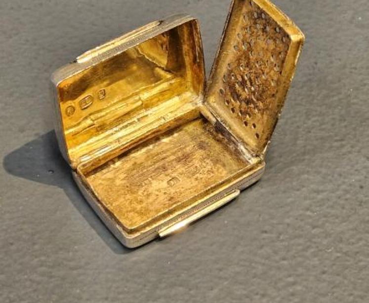 Early Victorian Silver Vinaigrette - Image 3