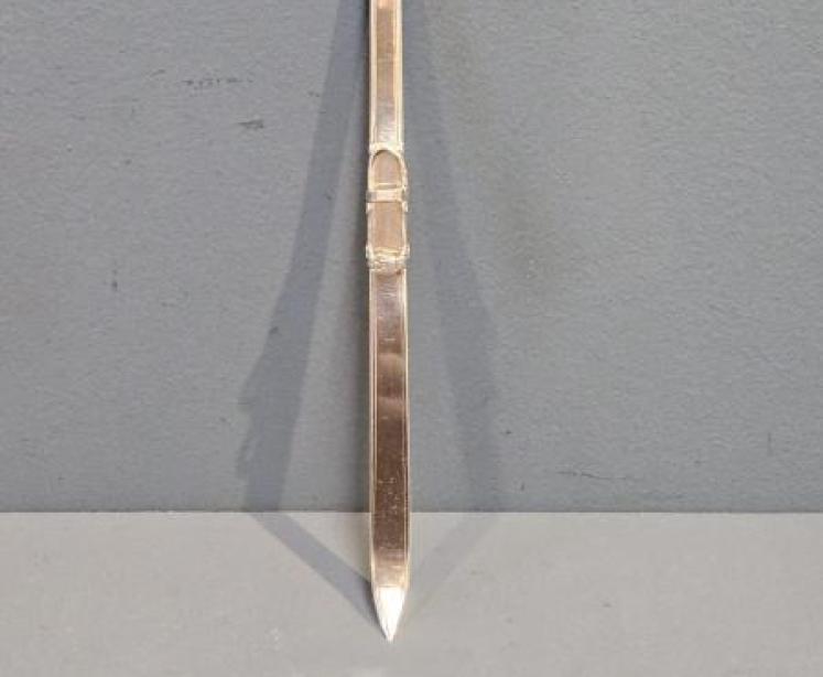 Unusual Silver Ski Paper Knife - Image 6