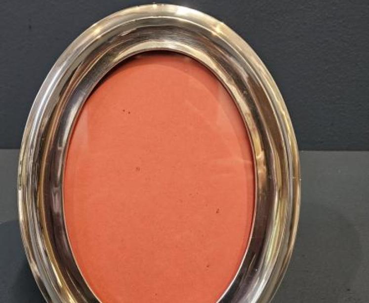 George V Oval Silver Photo Frame - Image 1