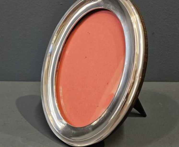 George V Oval Silver Photo Frame - Image 5