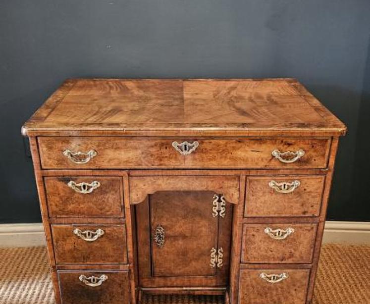 George II Walnut Kneehole Desk - Image 2