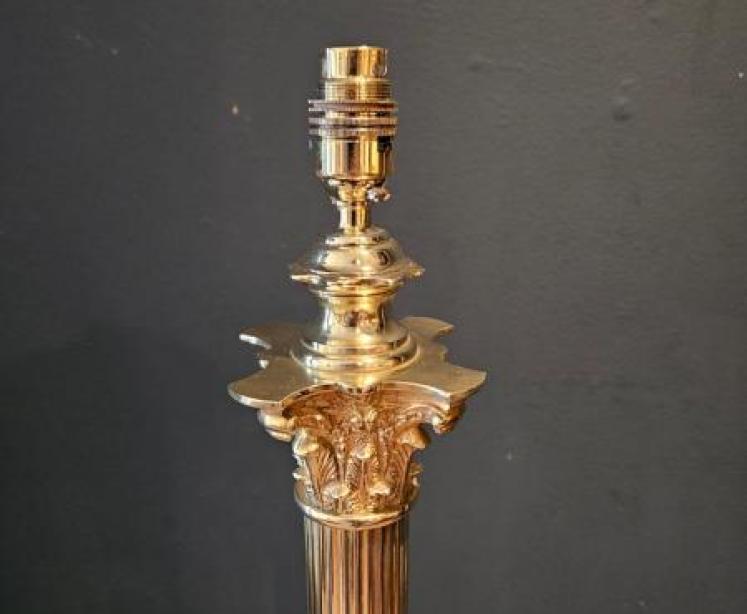Top Quality Edwardian Brass Corinthian Column Lamp Standard - Image 2