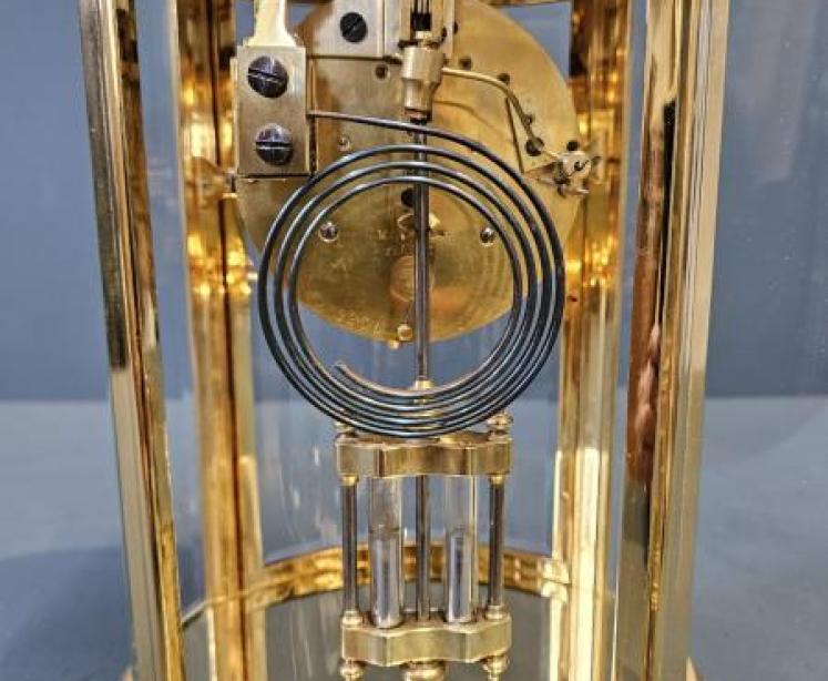 Victorian Gilt Brass Four Glass Mantel Clock - Image 4