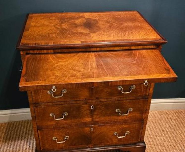 George III Walnut Chest of Drawers - Image 4