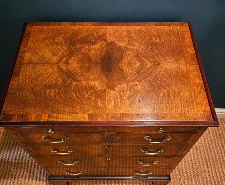 George III Walnut Chest of Drawers - Image 7