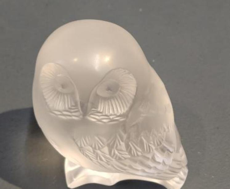 Lalique Opalescent Owl - Image 2