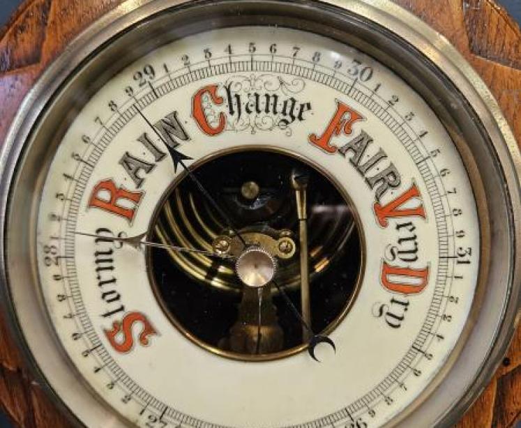 Small Victorian Oak Banjo Barometer - Image 4