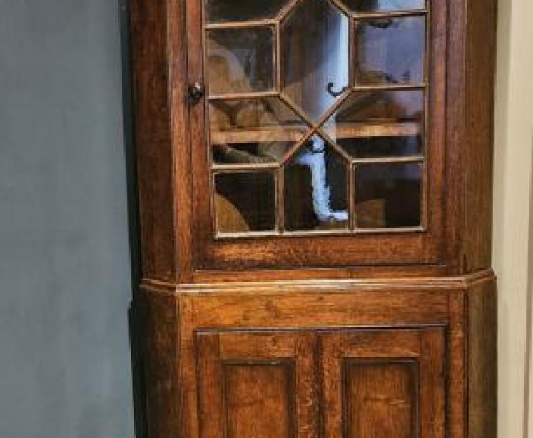 George III Oak Floor Standing Corner Cupboard - Image 1