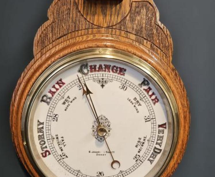 Victorian Figured Oak Banjo Barometer - Image 2