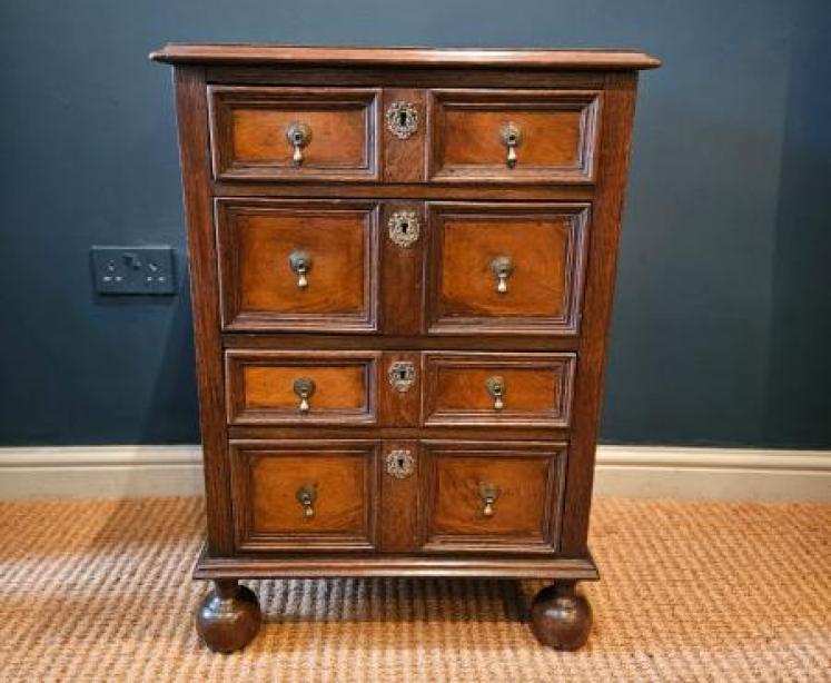 Small Period Oak and Walnut Chest of Drawers  - Image 1