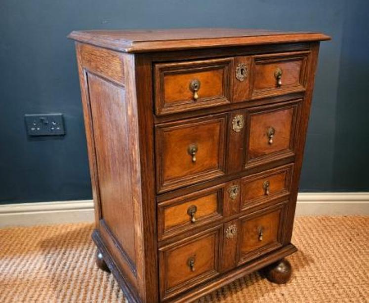 Small Period Oak and Walnut Chest of Drawers  - Image 2