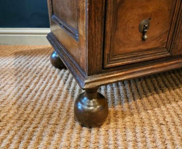 Small Period Oak and Walnut Chest of Drawers  - Image 6