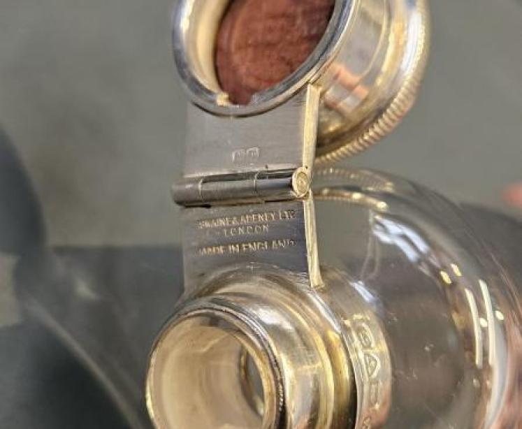 Hukin & Heath Silver Topped Hunting Flask and Leather Case - Image 3