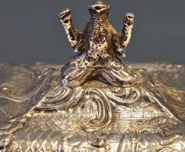 Outstanding Victorian Dutch Sterling Silver Tea Caddy - Image 3