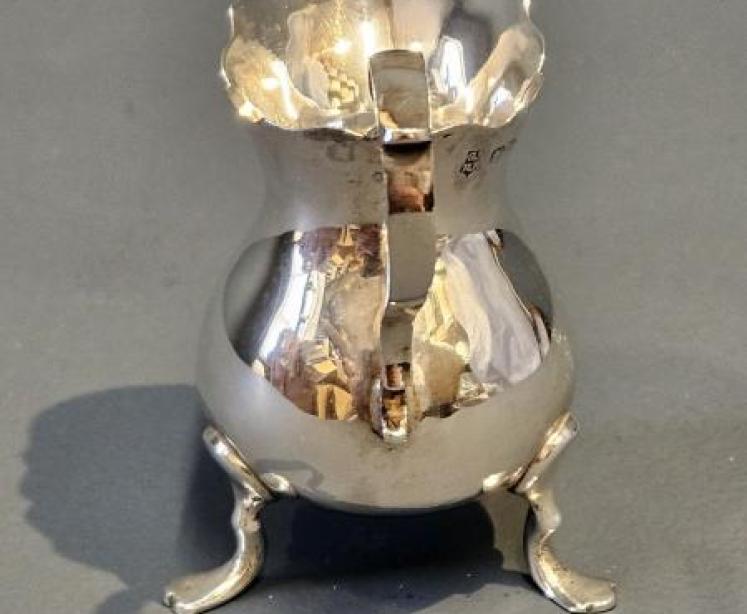 Chester Silver Cream Jug - Image 3