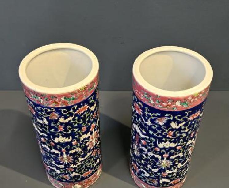 Pair of Chinese Vases - Image 7