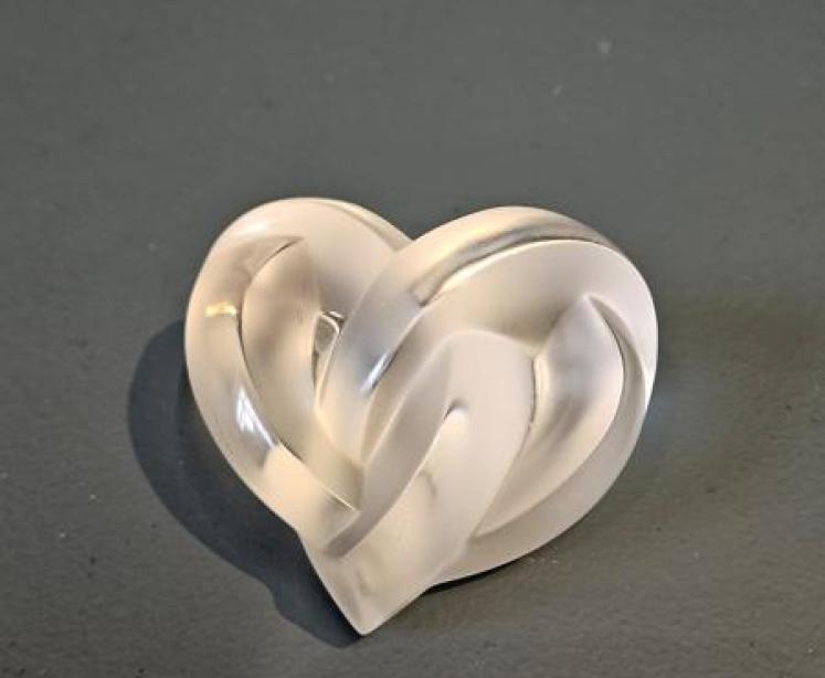  Lalique Heart Paperweight - Image 1