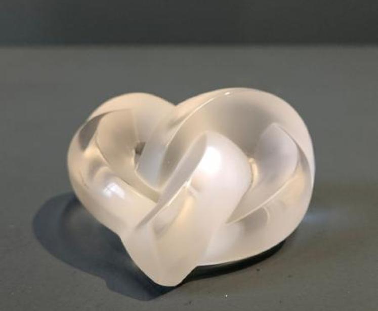 Lalique Heart Paperweight - Image 3