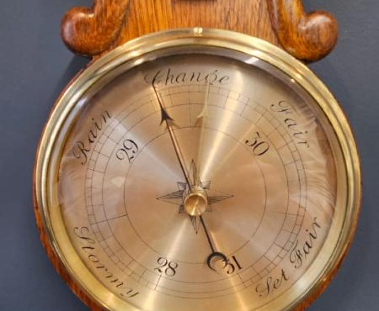 Small Victorian Oak Aneroid Banjo Barometer - Image 3