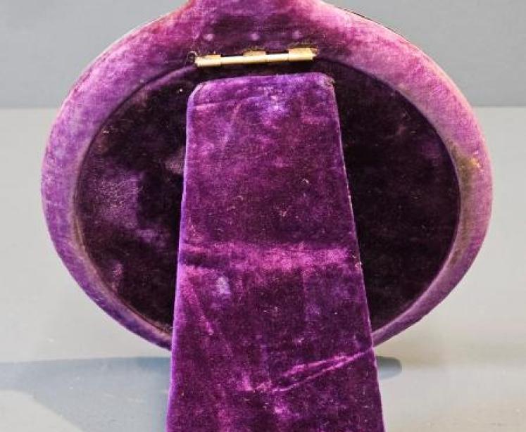 Victorian Embossed Chester Silver Photo Frame - Image 5