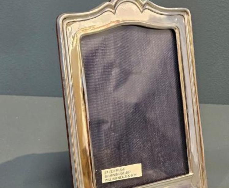 Silver Tucked Arched Top Frame - Image 3