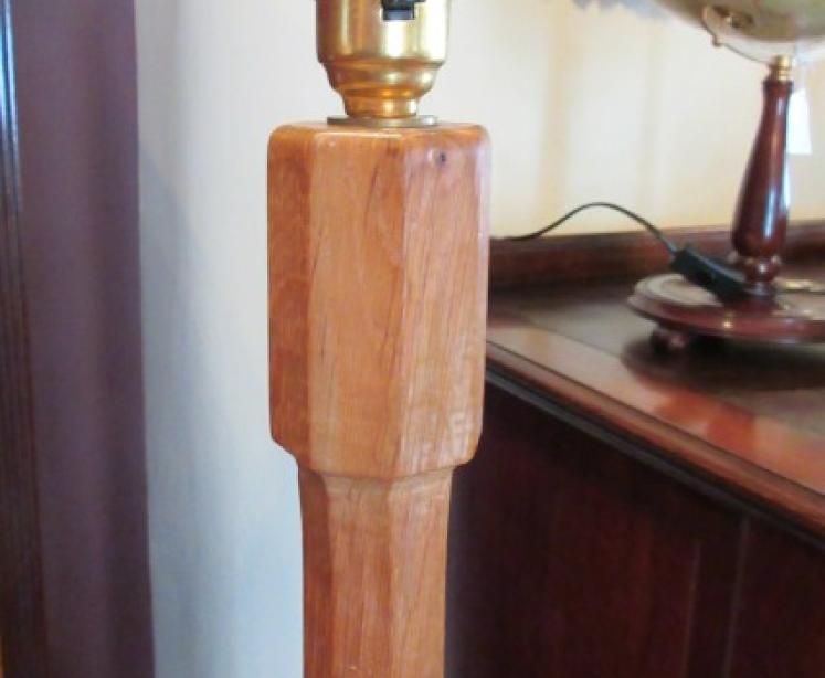 Superb Mouseman Adzed Oak Standard Lamp - Image 5