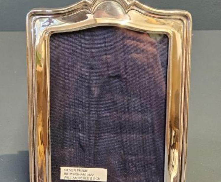 Silver Tucked Arched Top Frame - Image 7