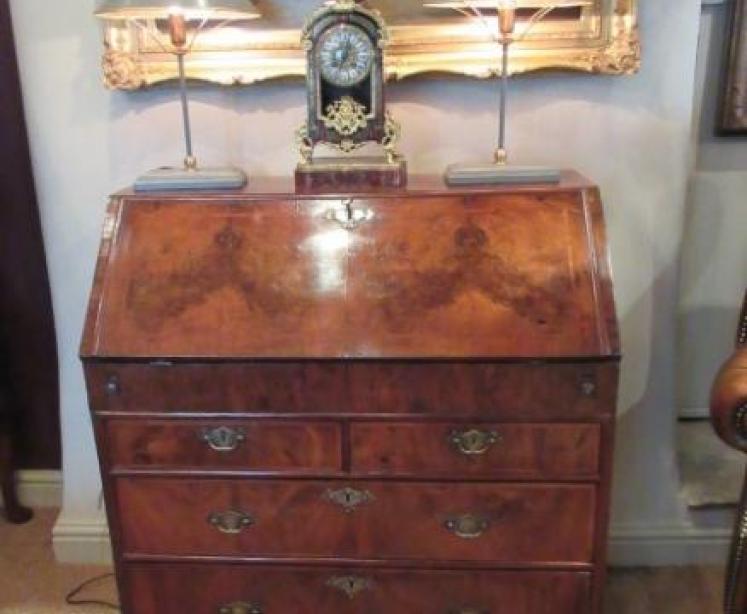 Outstanding William & Mary Period Figured Walnut Bureau - Image 1