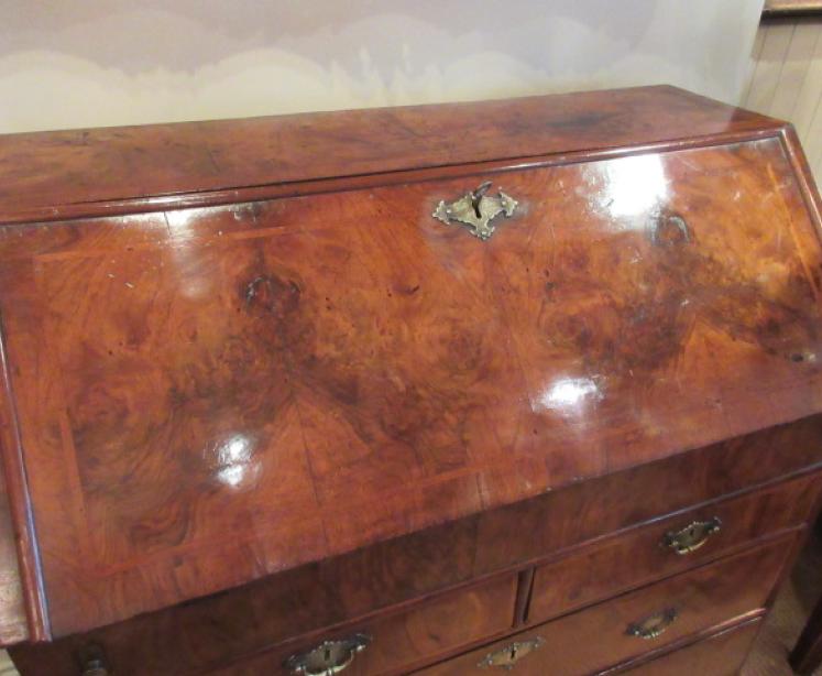 Outstanding William & Mary Period Figured Walnut Bureau - Image 2