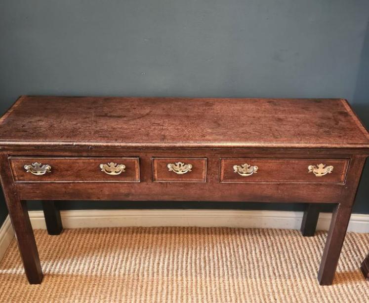 George II Three Drawer Oak Dresser  - Image 2
