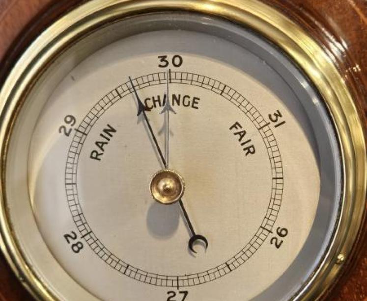 Small Edwardian Inlaid Mahogany Banjo Barometer - Image 3