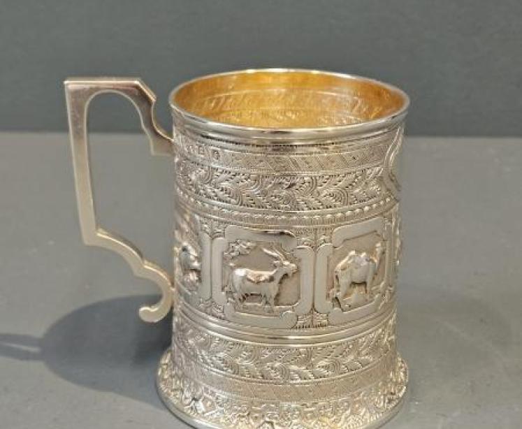 Outstanding Victorian Edinburgh Silver Mug - Image 1