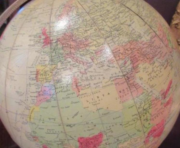 Phillip's of London Paper Mache Terrestrial Globe - Image 3
