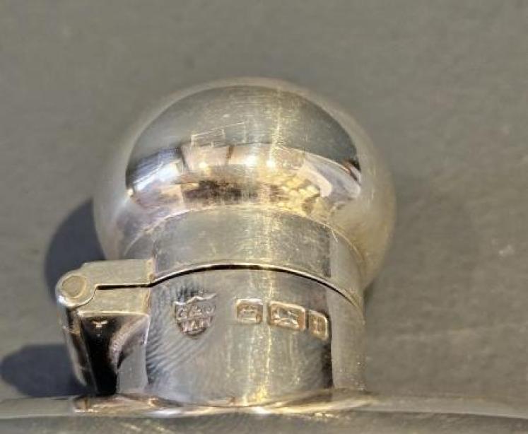 George V Curved Silver Hip Flask - Image 3