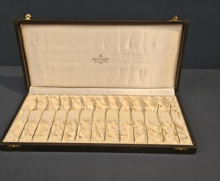 Set of 12 Norwegian Silver Pastry Forks - Image 1