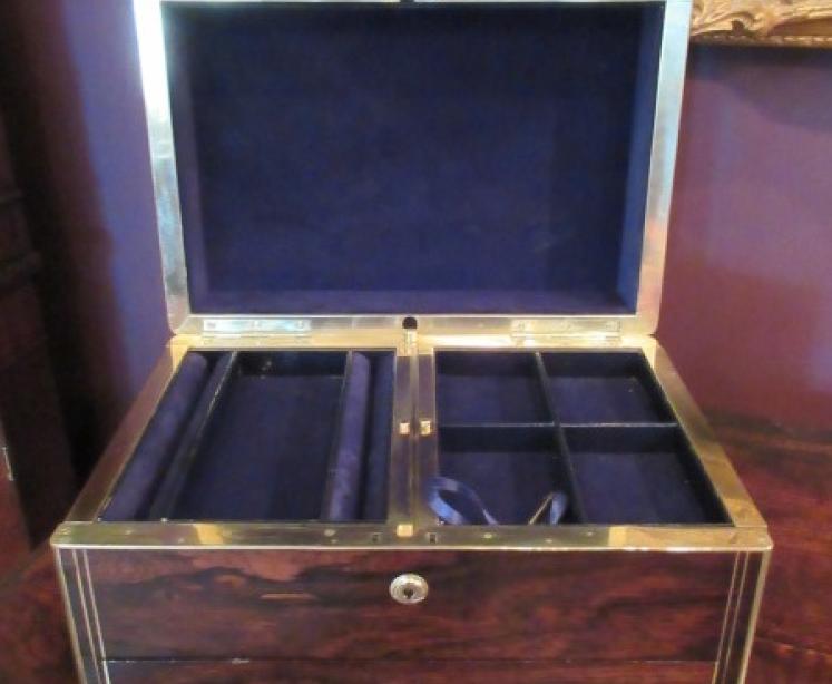 High Quality Mid Victorian Coromandel Jewellery Box - Image 1
