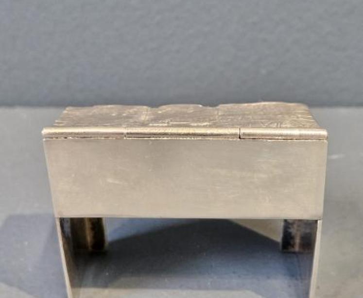 Rare Silver William Shakespeare Desk Stamp Box - Image 3