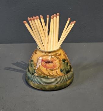 Moorcroft McIntyre Poppy Match Striker