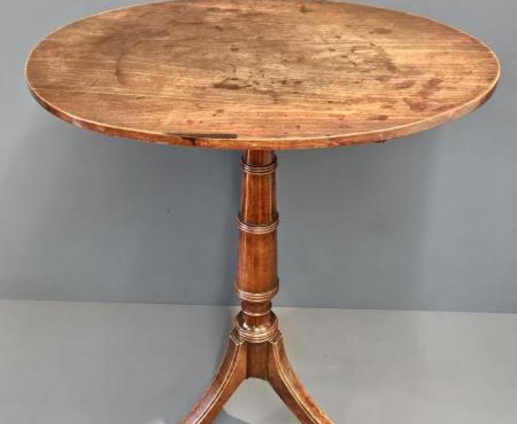 Superb George III Cherry Wood Oval Top Tripod Table - Image 1