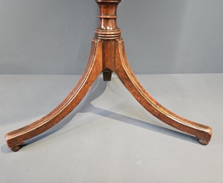 Superb George III Cherry Wood Oval Top Tripod Table - Image 7