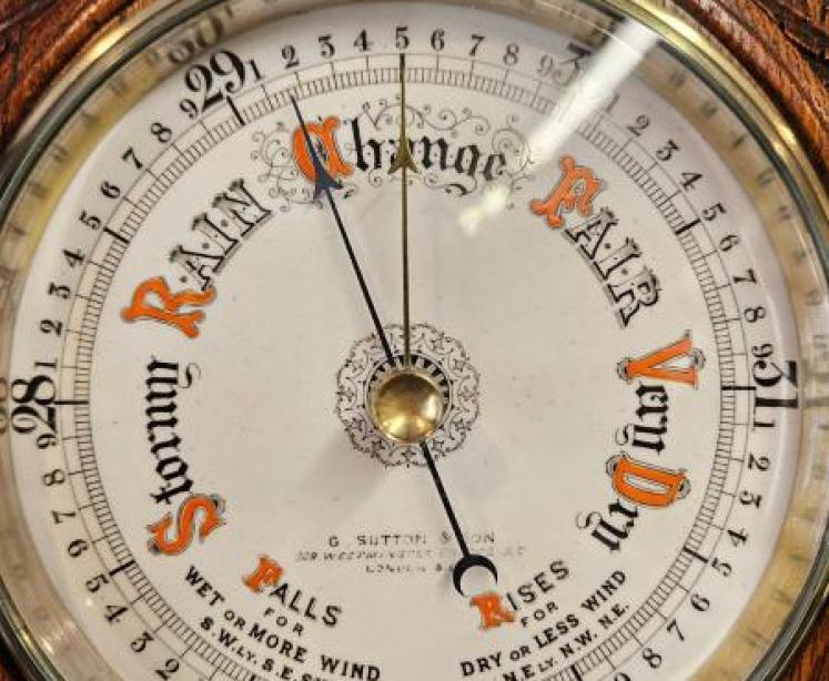 Victorian Carved Leaf and Bow Carved Oak Barometer - Image 3