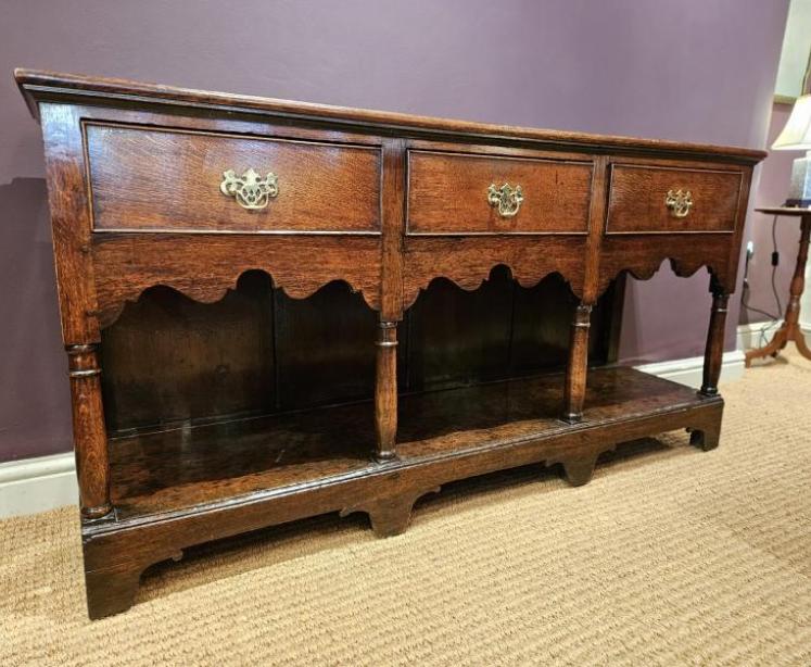 George II Oak Open Pot Board Dresser - Image 1
