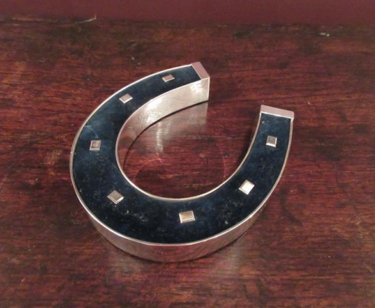 19th Century Silver Novelty Horseshoe Pin Cushion - Image 3